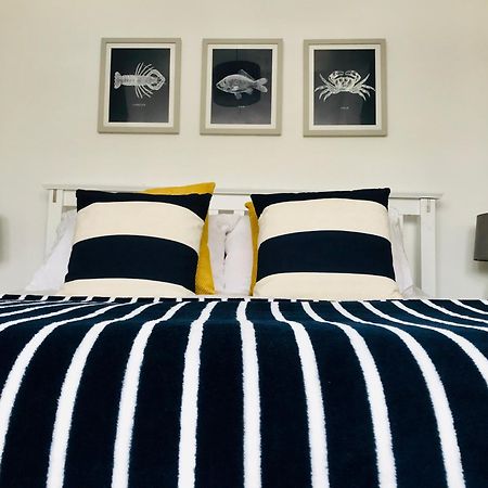 Nancie'S Place - Dartmouth Town Center With Private Parking - A Traditional Georgian Private Duplex Apartment - Beautifully Refurbished - Two Bedrooms, Bathroom, Kitchen And Lounge Diner מראה חיצוני תמונה