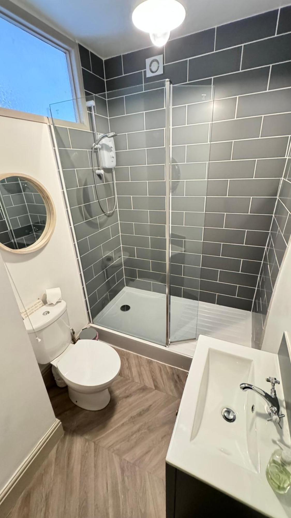 Nancie'S Place - Dartmouth Town Center With Private Parking - A Traditional Georgian Private Duplex Apartment - Beautifully Refurbished - Two Bedrooms, Bathroom, Kitchen And Lounge Diner מראה חיצוני תמונה