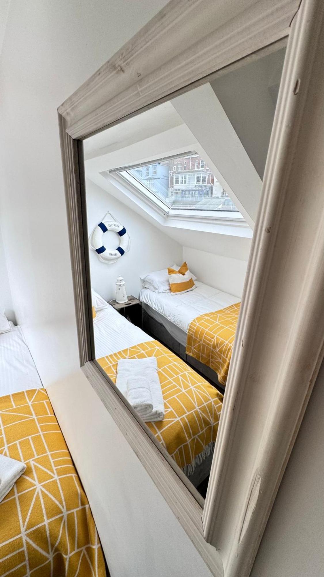 Nancie'S Place - Dartmouth Town Center With Private Parking - A Traditional Georgian Private Duplex Apartment - Beautifully Refurbished - Two Bedrooms, Bathroom, Kitchen And Lounge Diner מראה חיצוני תמונה