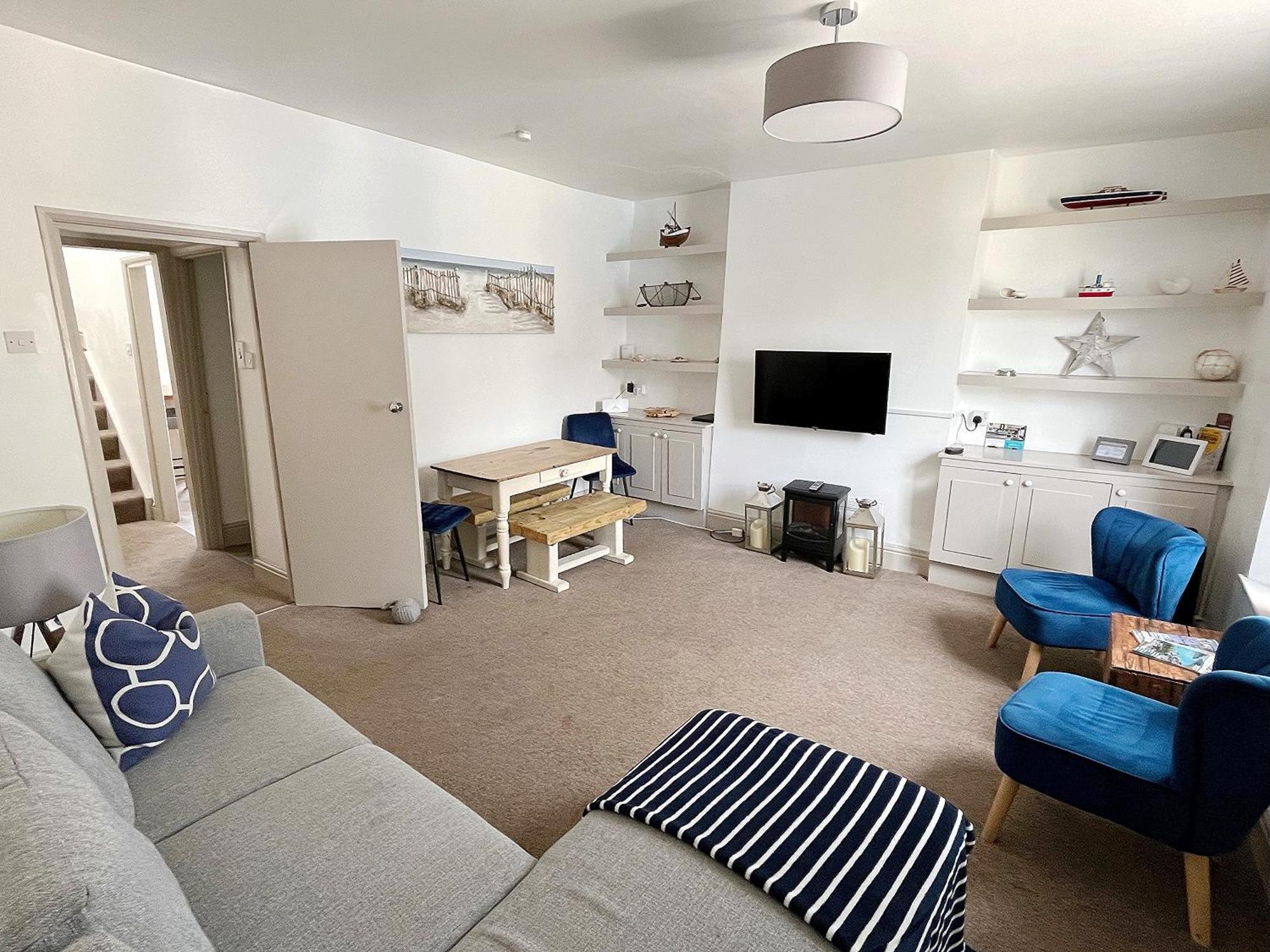 Nancie'S Place - Dartmouth Town Center With Private Parking - A Traditional Georgian Private Duplex Apartment - Beautifully Refurbished - Two Bedrooms, Bathroom, Kitchen And Lounge Diner מראה חיצוני תמונה