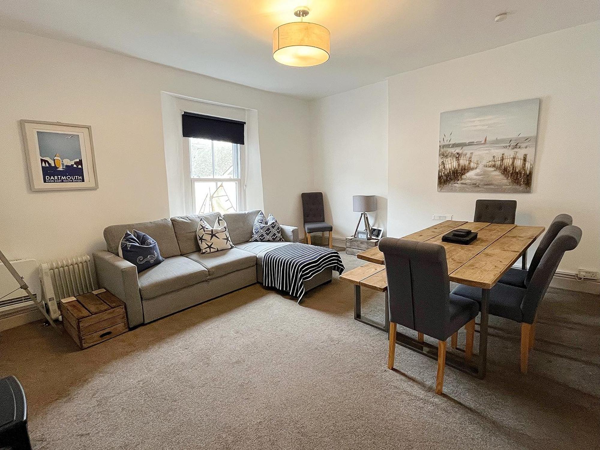 Nancie'S Place - Dartmouth Town Center With Private Parking - A Traditional Georgian Private Duplex Apartment - Beautifully Refurbished - Two Bedrooms, Bathroom, Kitchen And Lounge Diner מראה חיצוני תמונה