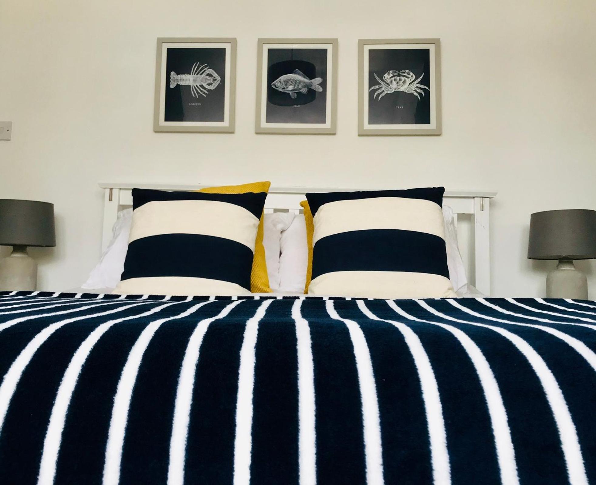 Nancie'S Place - Dartmouth Town Center With Private Parking - A Traditional Georgian Private Duplex Apartment - Beautifully Refurbished - Two Bedrooms, Bathroom, Kitchen And Lounge Diner מראה חיצוני תמונה