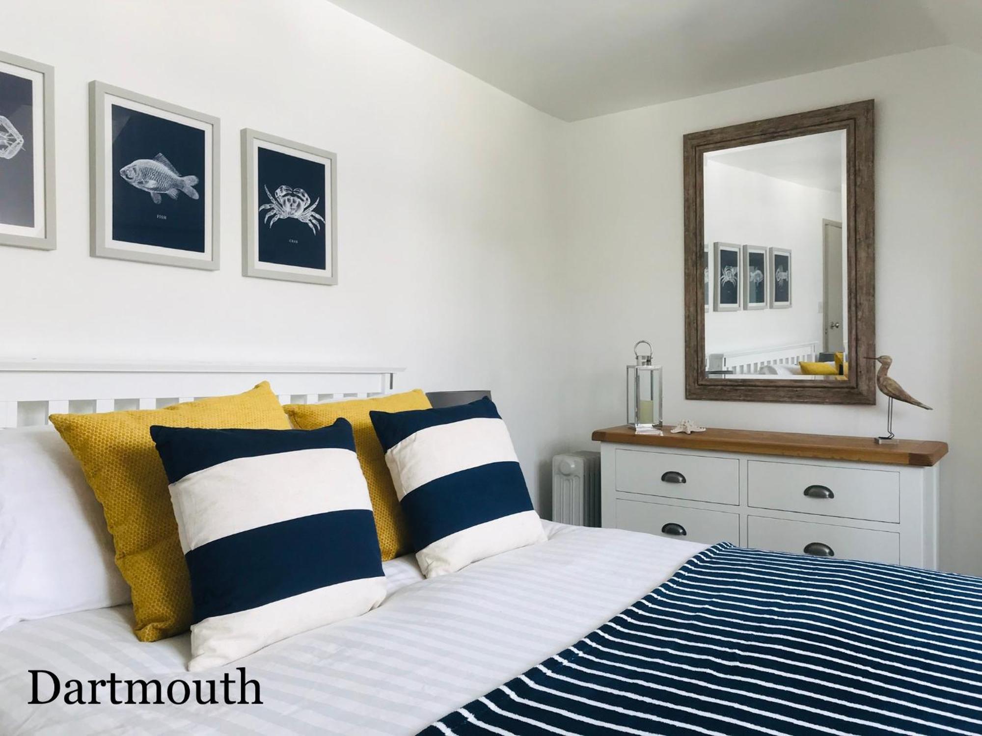 Nancie'S Place - Dartmouth Town Center With Private Parking - A Traditional Georgian Private Duplex Apartment - Beautifully Refurbished - Two Bedrooms, Bathroom, Kitchen And Lounge Diner מראה חיצוני תמונה