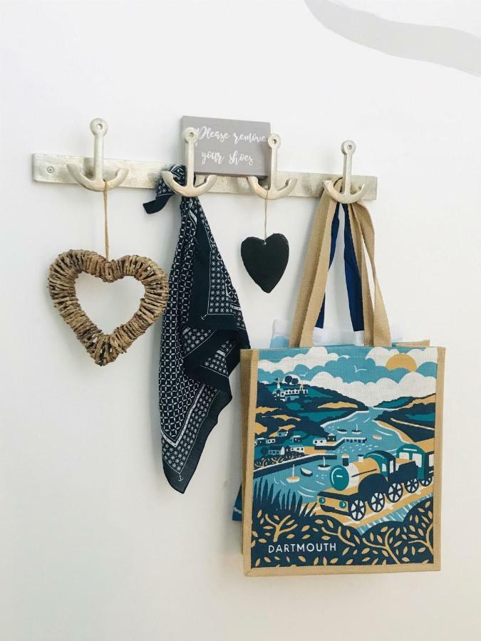 Nancie'S Place - Dartmouth Town Center With Private Parking - A Traditional Georgian Private Duplex Apartment - Beautifully Refurbished - Two Bedrooms, Bathroom, Kitchen And Lounge Diner מראה חיצוני תמונה